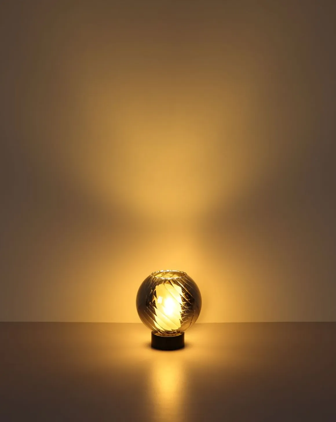 Globo 1-flg Tischlampe Ulf