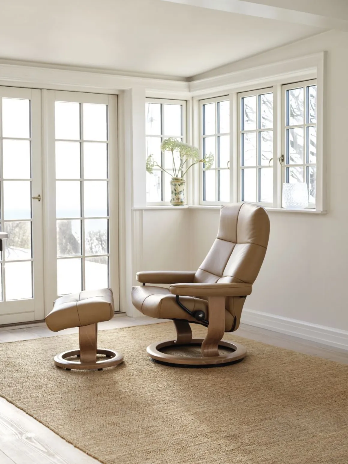 Stressless Sessel David M Classic mit Hocker Almond